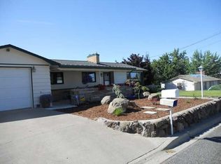 829 Upland Dr, Sunnyside, WA