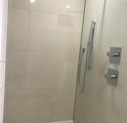 3rd image of 600 NE 27th St APT 501