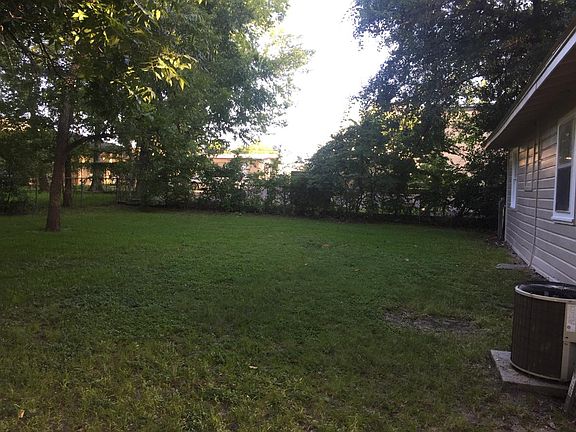 3rd image of 913 Whistler Ln