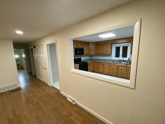 5th image of 83 Turgeon Ave