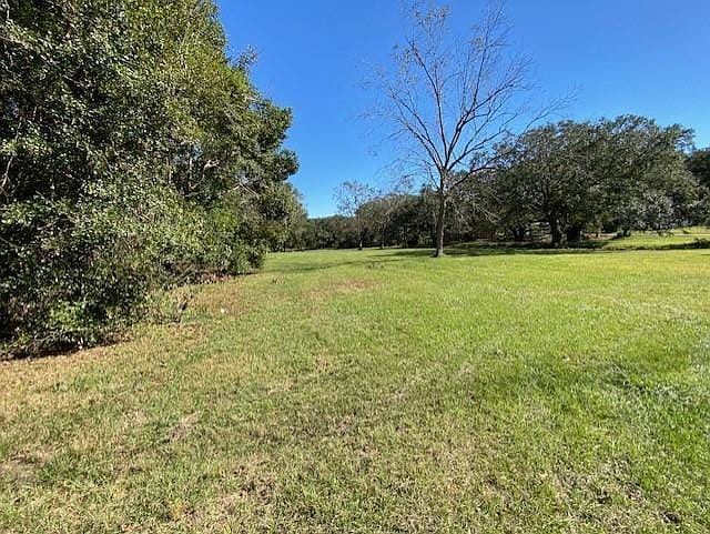 2nd image of 808 Cody Rd N