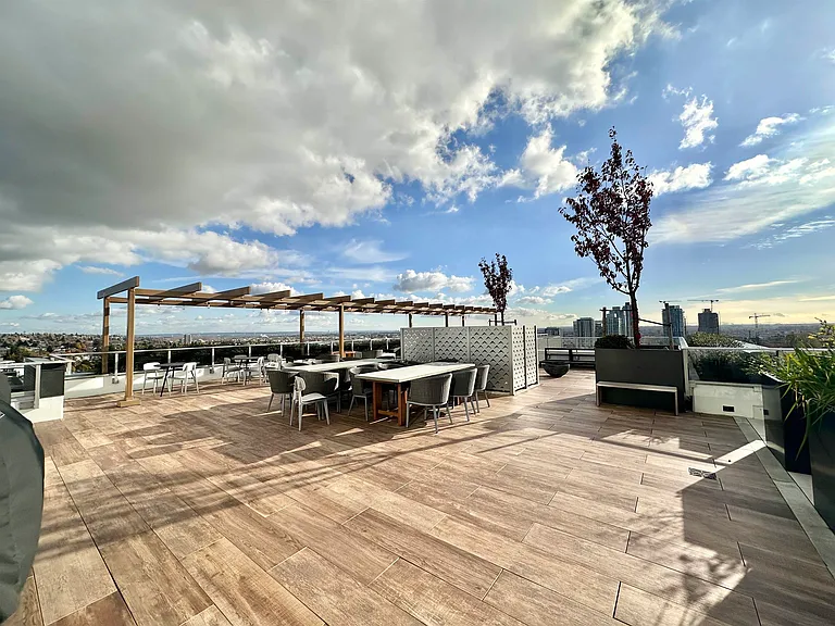 7433 Cambie St #1907 — Photo 3