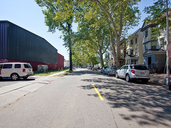 2nd image of 205 N 15th St