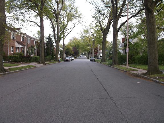 4th image of 615 No Maple Ave