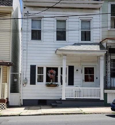 2nd image of 907 W Market St