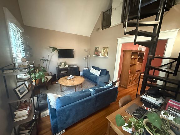 2nd image of 2413 Tremont Ave Unit 2