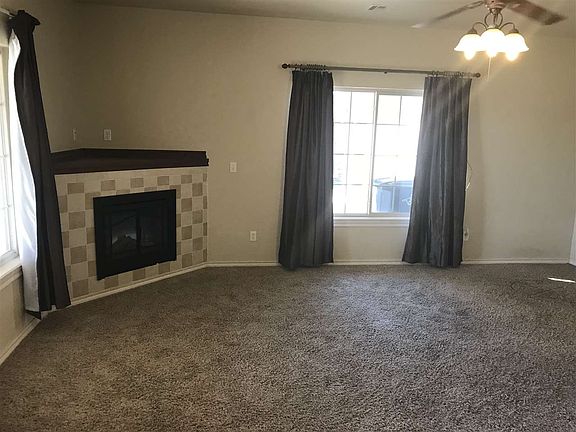 4th image of 4404 Sandhill Dr