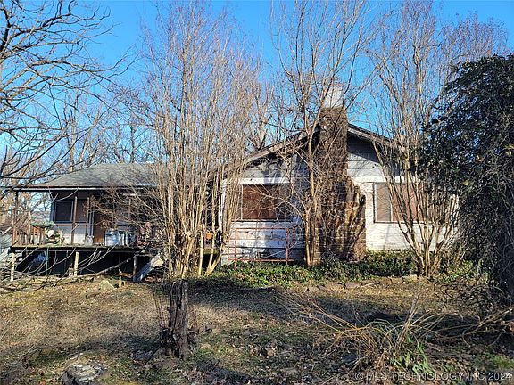 4th image of 128 White Bass St