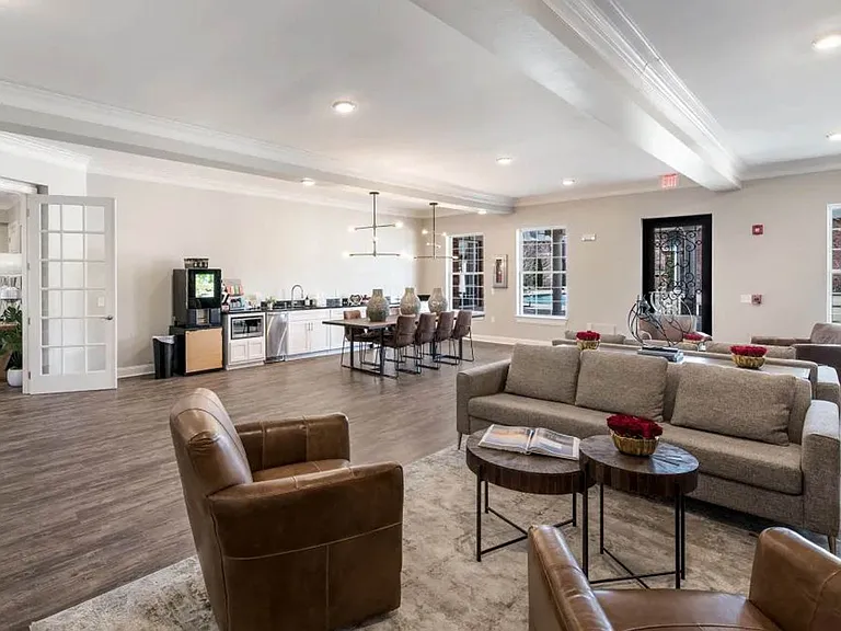 Arlo Luxury Apartment Homes — Photo 19