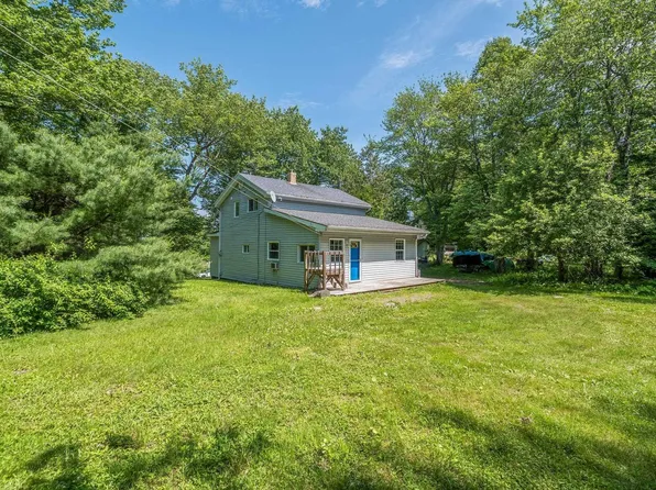 161 Lakeview Rd, Halifax, NS B4C 4C7
