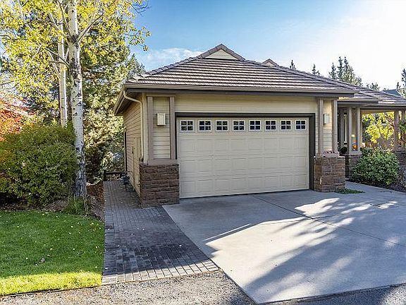 2nd image of 3106 NW Golf View Dr