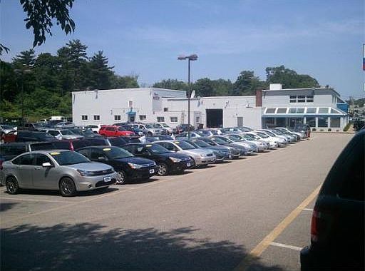 2nd image of 25 Main St