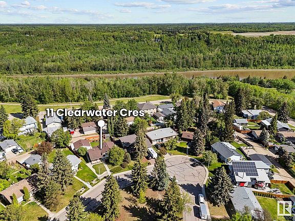 3rd image of 11 Clearwater Cres