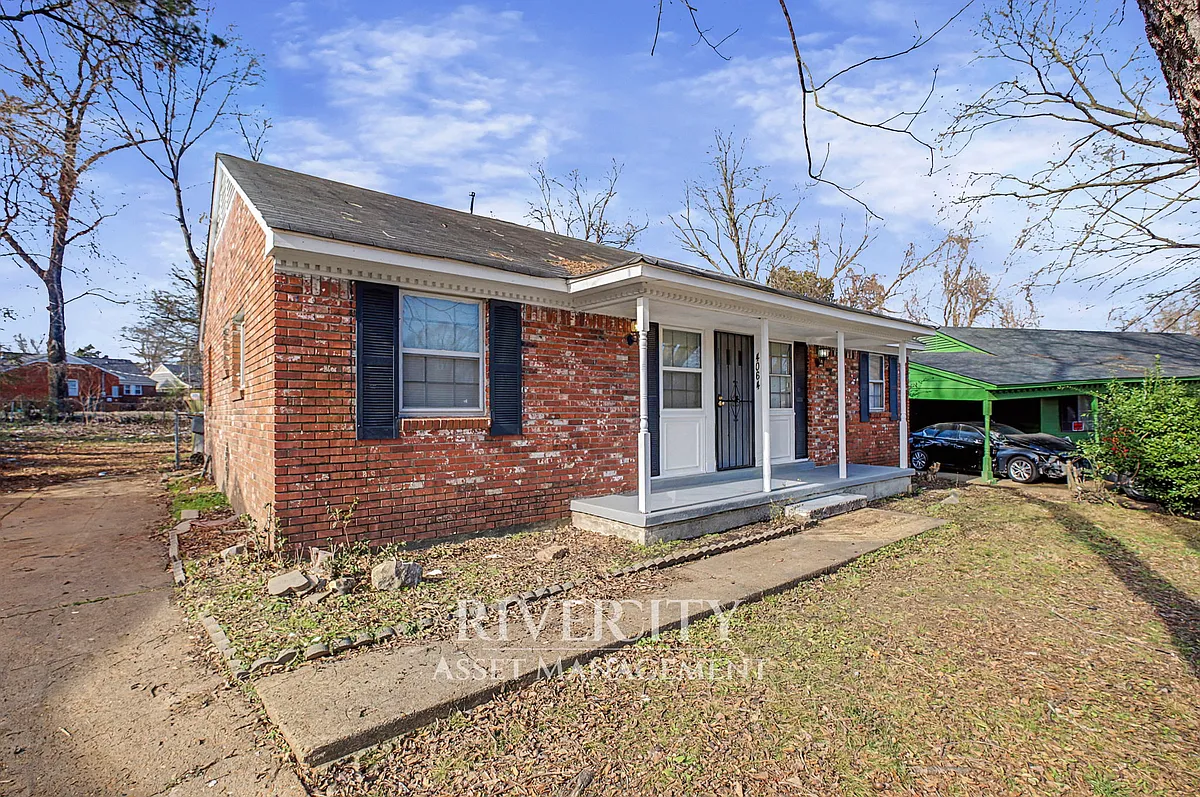 Building Photo - 4064 Chippewa Rd