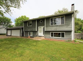 122 Crystal Ct, Montrose, MN 55363