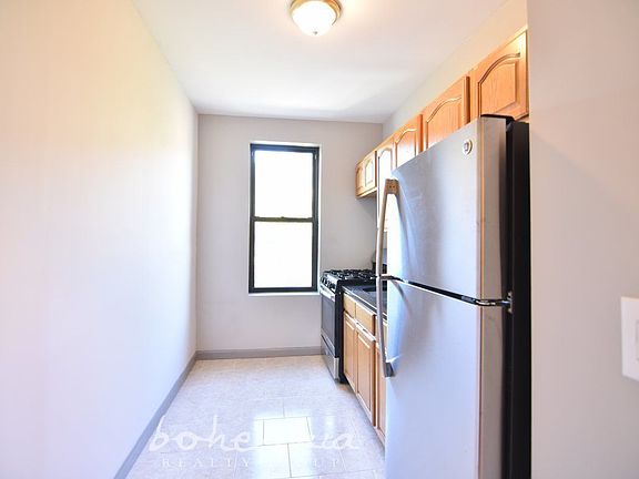 3rd image of 49 Payson Ave APT 3J