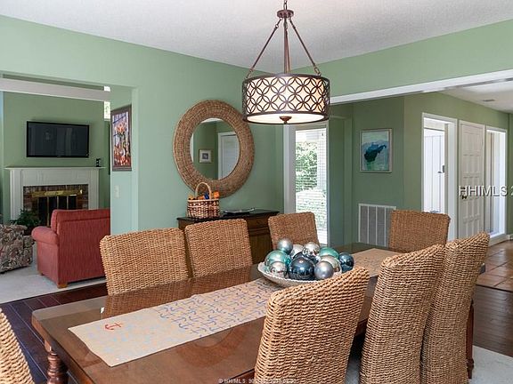 3rd image of 20 Wisteria Ln