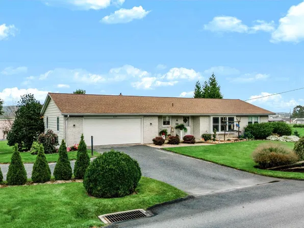 6247 Main St, Honey Brook, PA 19344