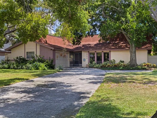 1942 Pinellas Point Dr S, Saint Petersburg, FL 33712