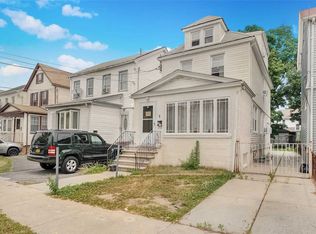 90-21 204th St, Hollis, NY 11423