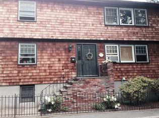 6 Harris St #1, Marblehead, MA 01945