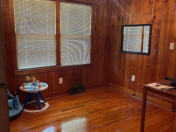 5th image of 103 Turner Ln
