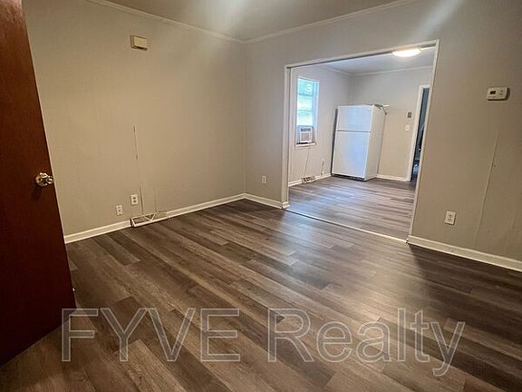 2nd image of 1827 Dayton St APT D