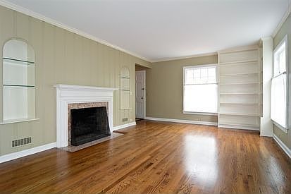 2nd image of 619 S Bristol Ln