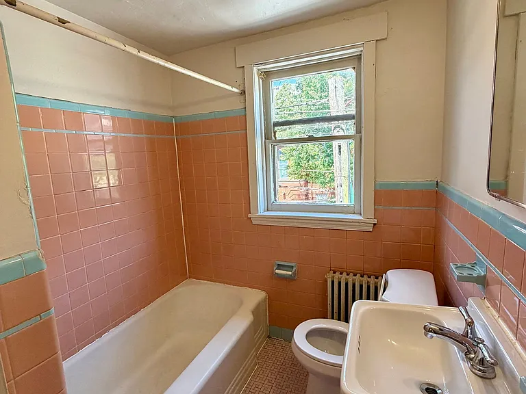 446 N Duke St #2F — Photo 9