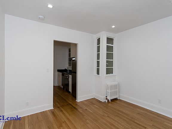 2nd image of 207 E 88th St #5RW