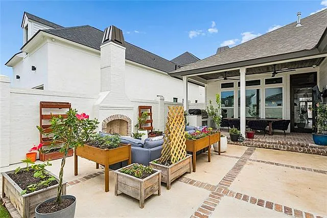 141 Bay Tree Manor Dr — Photo 28