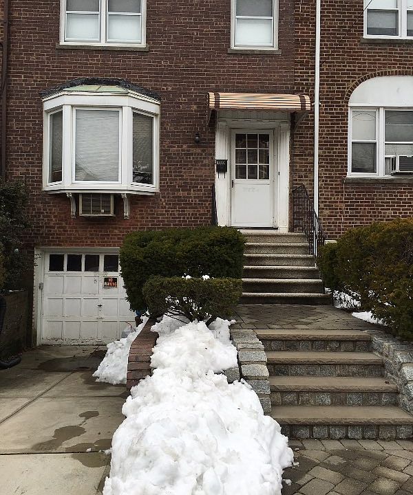 2nd image of 1657 Hering Ave