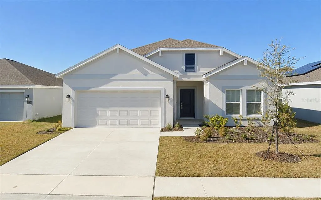 4 bed, 2.0 bath, 1853 sqft, $1,990 — Photo 1
