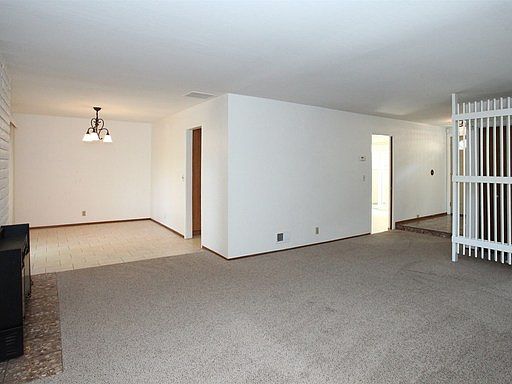 5th image of 1007 Tulipan Dr
