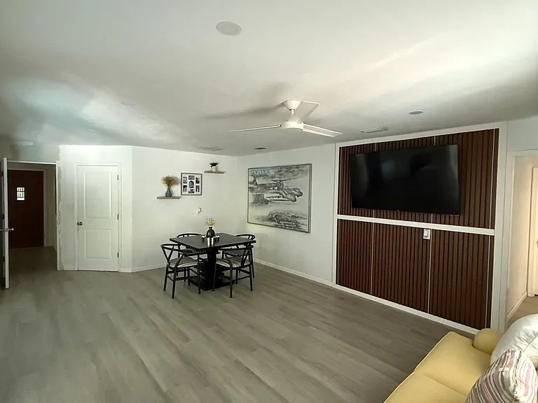 6150 Polly Ave — Photo 5
