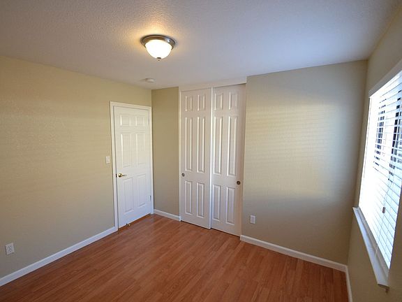 5th image of 365 Pepperwood Ct