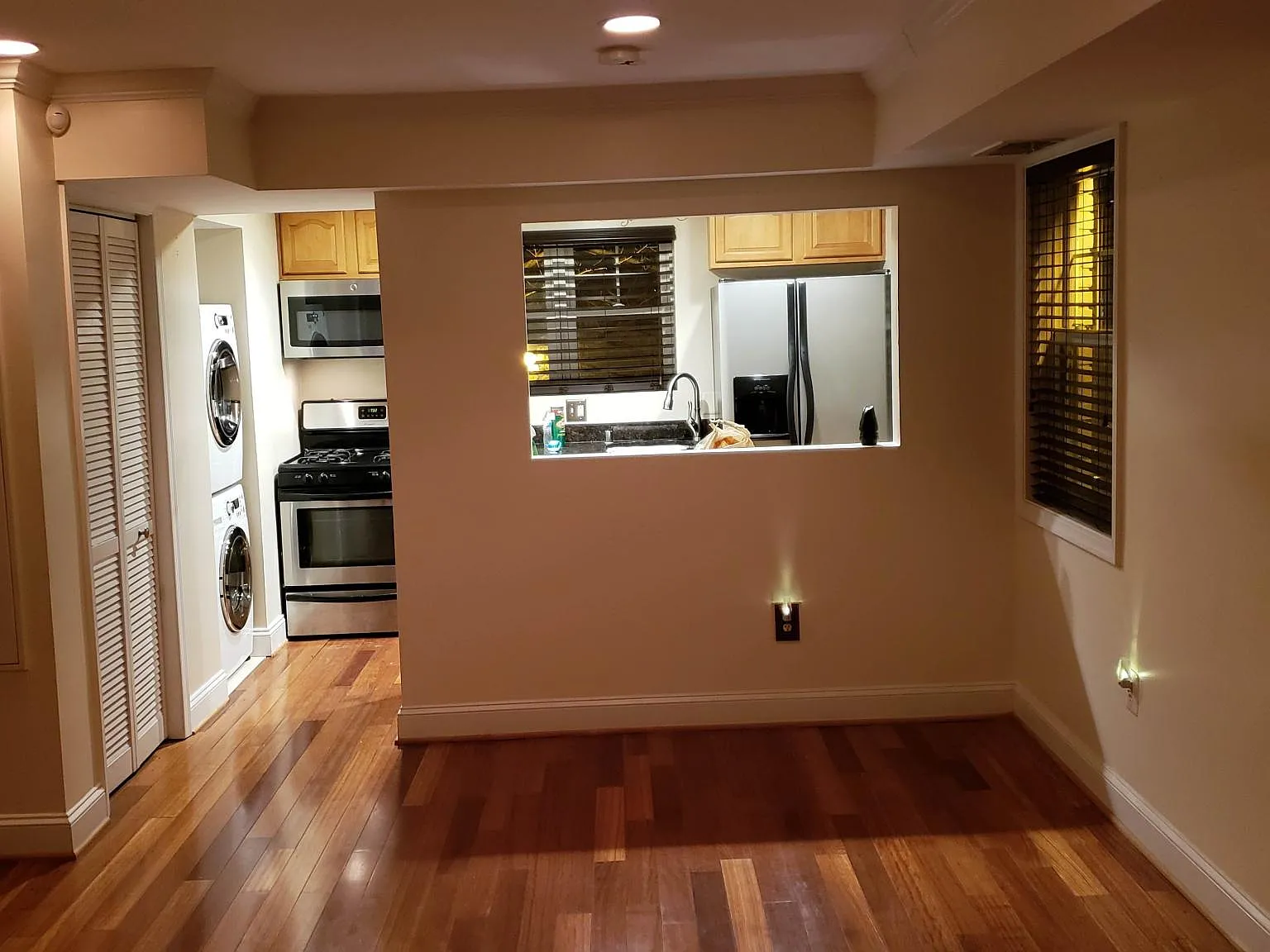 2 bed, 687 sqft, $1,450 — Photo 1