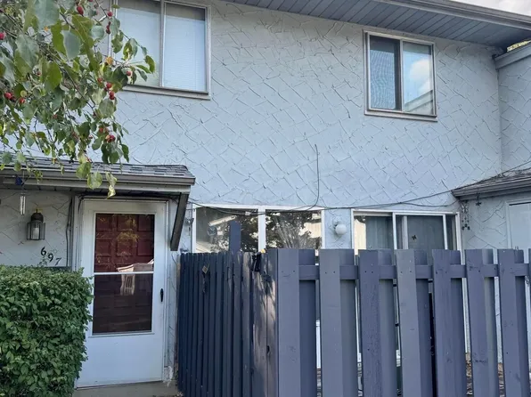 697 Cherry Hollow Rd #C, Columbus, OH 43228