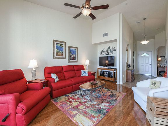 4th image of 700 Gardens Edge Dr #732