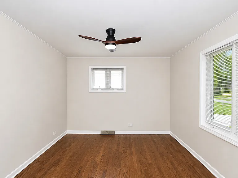 109 S Elm St — Photo 19