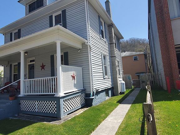 2nd image of 707 2nd Ave