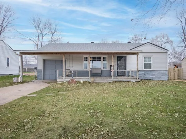 17304 E Bundschu Rd, Independence, MO 64056