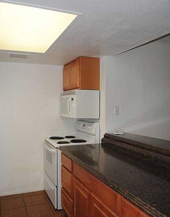 3rd image of 2409 W Campbell Ave APT 5