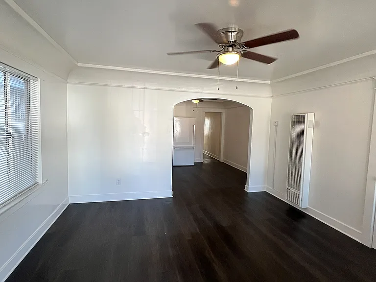 1487 N Mountain View Ave — Photo 1