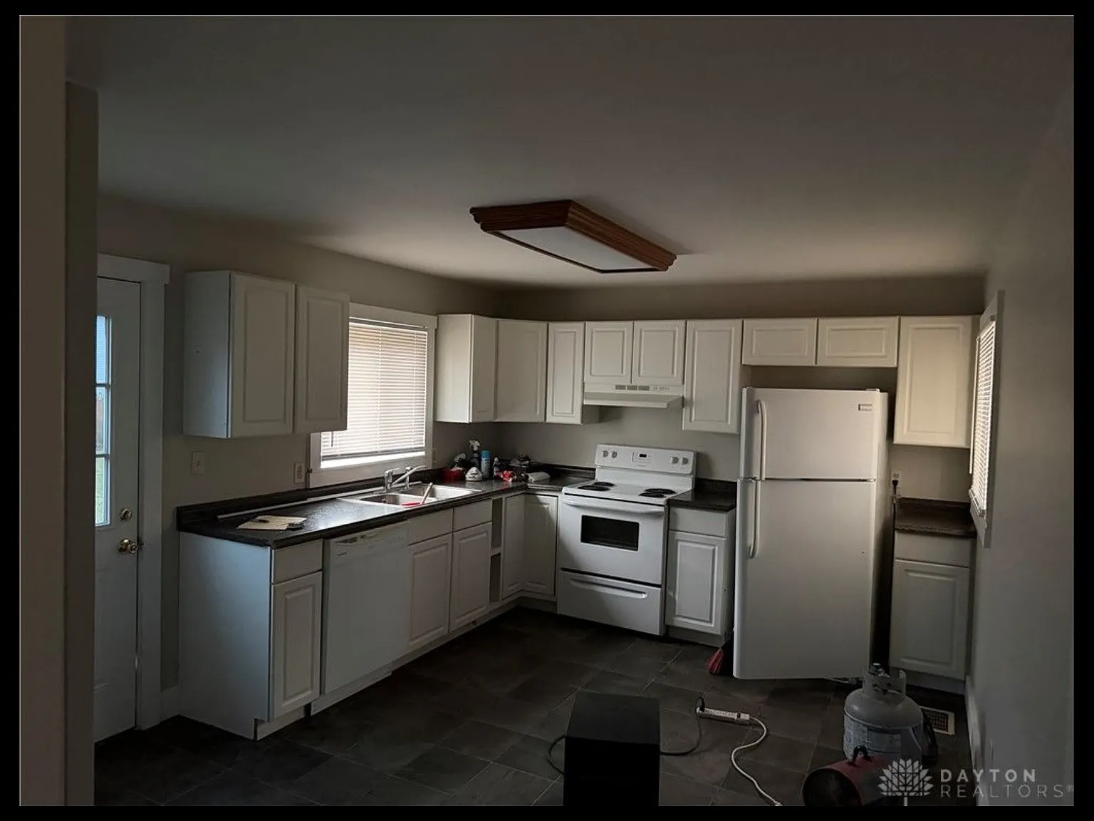 3 bed, 1102 sqft, $1,495 — Photo 2