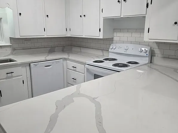 1216 Main St, Waldoboro, ME 04572