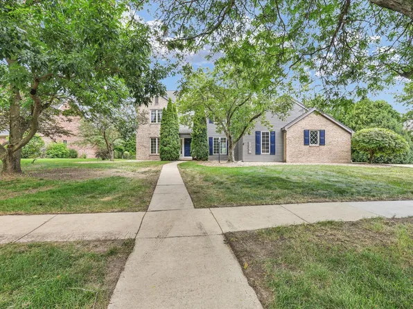 1704 Bentbrook Dr, Champaign, IL 61822