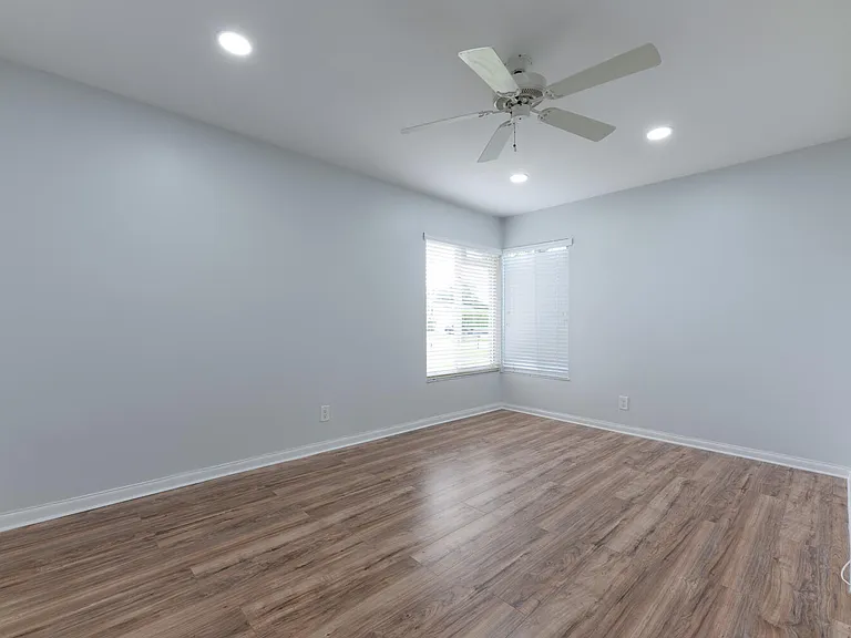 4695 Brandywine Dr — Photo 16