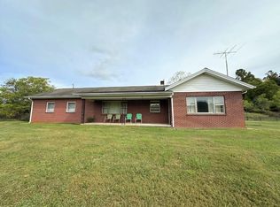 102 Arrowhead Rd, Fancy Gap, VA 24328