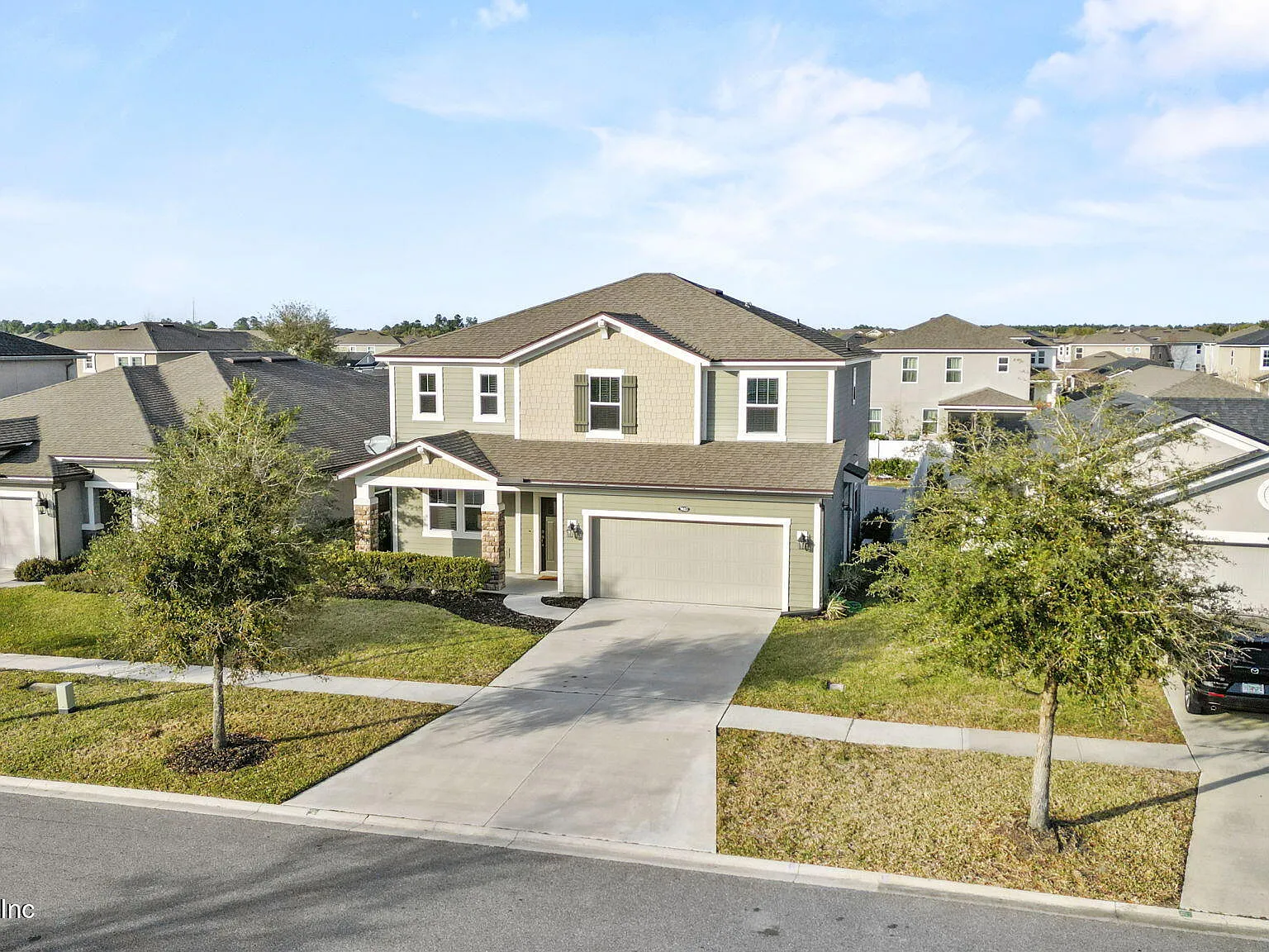 4 bed, 2.5 bath, 2435 sqft, $3,000 — Photo 1